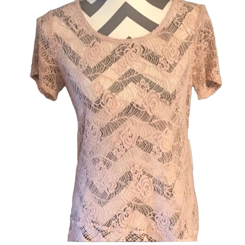 Maurices MEDIUM Pale Pink Lace Top